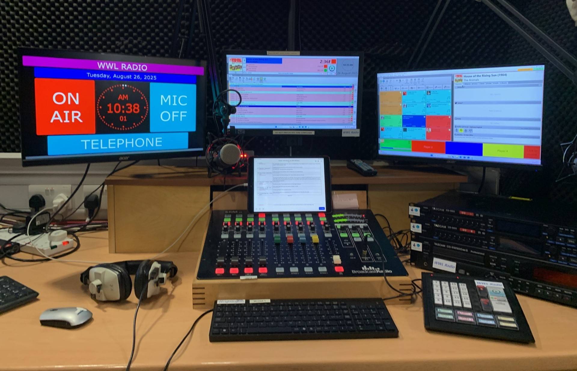 WWL Radio fundraising volunteers